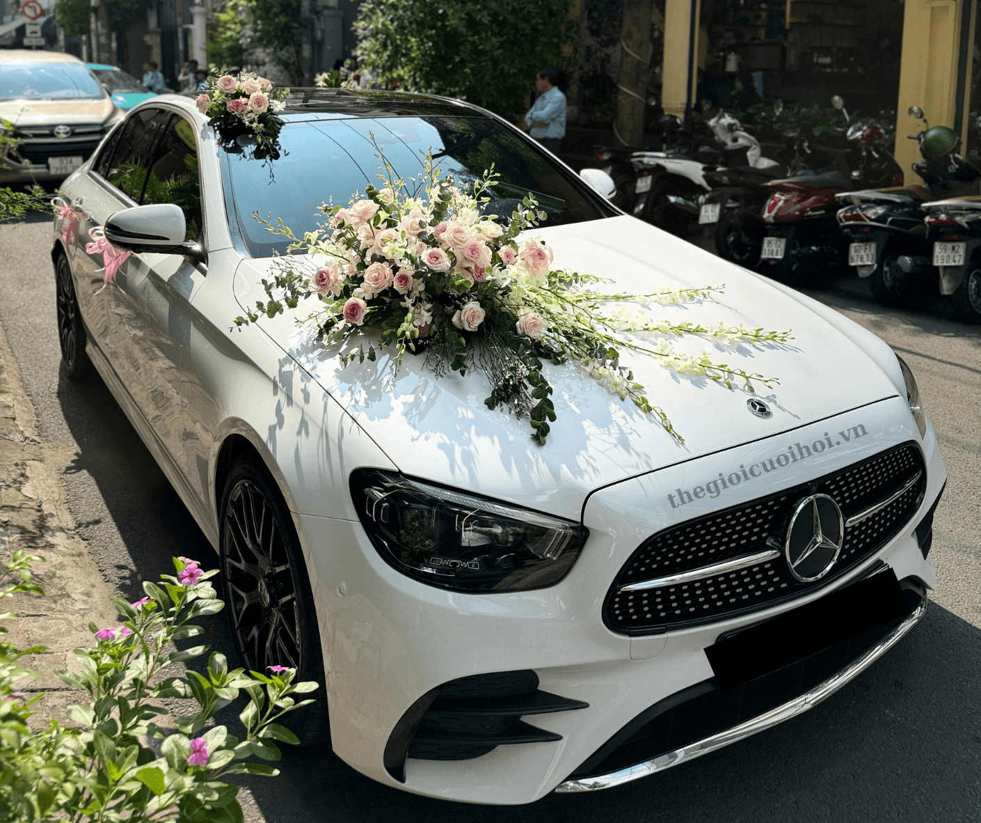 Hành Trình Xe Cưới Mercedes E300 Rước Dâu Từ Nguyễn Trãi Quận 5 Đến Tô Hiến Thành Quận 10 3 Xe cưới Mercedes E300