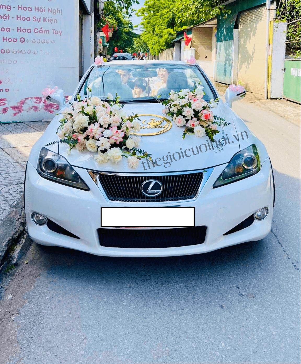 Xe cưới mui trần Lexus trắng